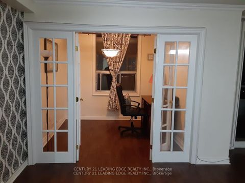 Photo 5 at 1605 - 5 Shady Golfway, Flemingdon Park, Toronto