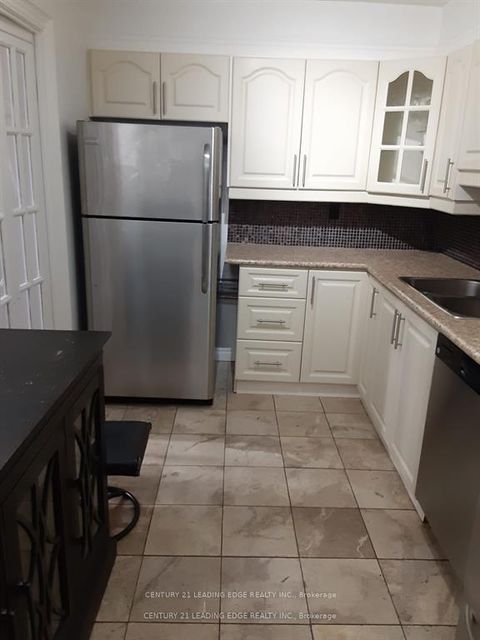 Photo 6 at 1605 - 5 Shady Golfway, Flemingdon Park, Toronto