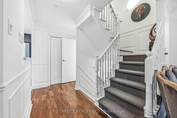 Photo 7 at 112 - 60 Homewood Avenue, South St. James Town, Toronto