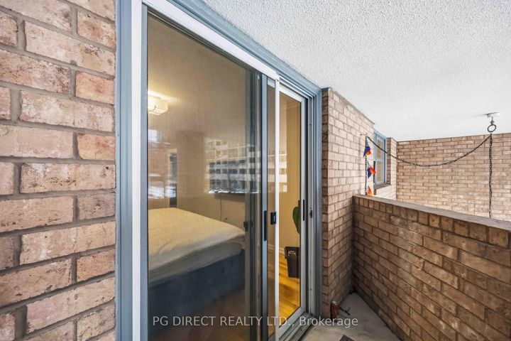 Photo 12 at 112 - 60 Homewood Avenue, South St. James Town, Toronto