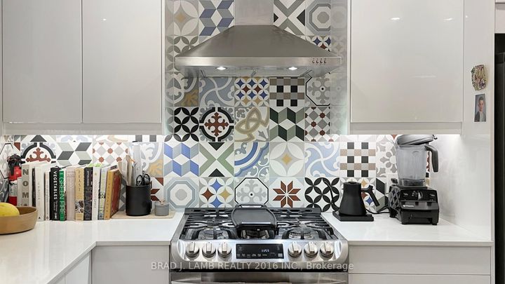 Photo 4 at 1558 Davenport Road, Wychwood, Toronto