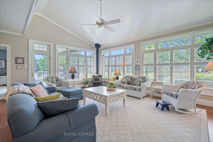 Photo 14 at 402 Progreston Road, Rural Flamborough, Hamilton