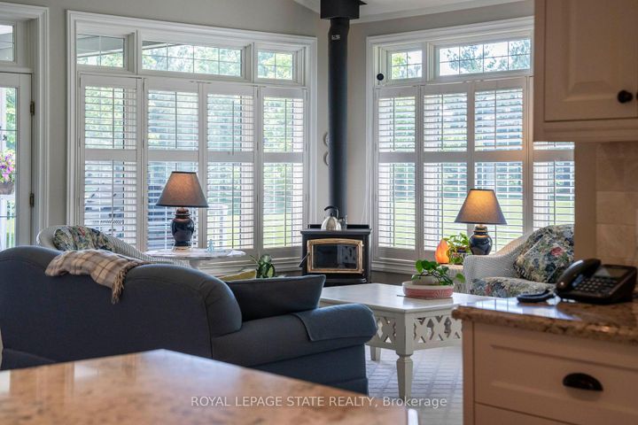 Photo 15 at 402 Progreston Road, Rural Flamborough, Hamilton