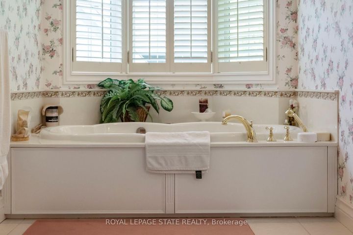 Photo 28 at 402 Progreston Road, Rural Flamborough, Hamilton