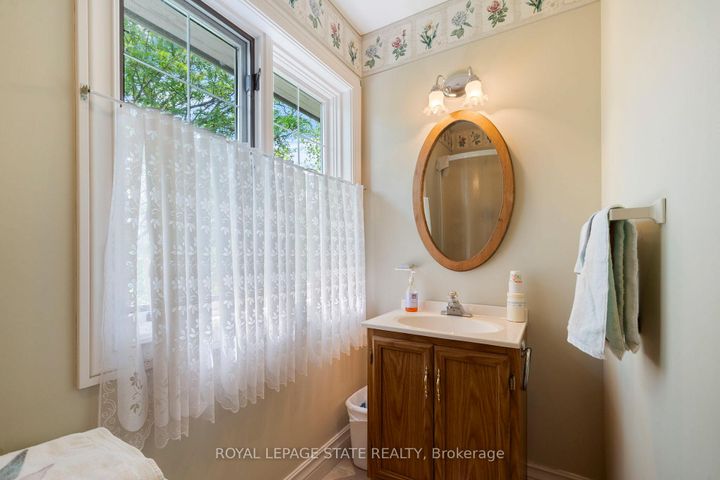 Photo 36 at 402 Progreston Road, Rural Flamborough, Hamilton