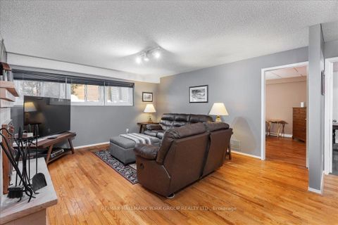 Photo 23 at 99 Peevers Crescent, Glenway Estates, Newmarket