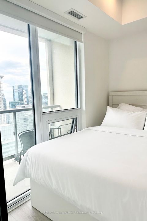 Photo 12 at 4906 - 108 Peter Street, Waterfront Communities C1, Toronto