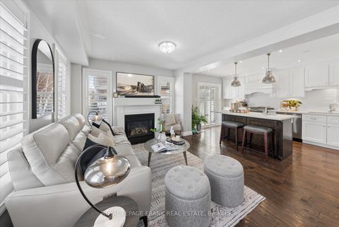 Photo 10 at 19 Portage Trail, Port Whitby, Whitby