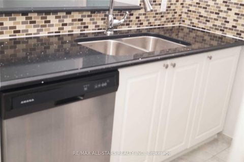 Photo 3 at 2315 - 1 Lee Centre Drive, Woburn, Toronto