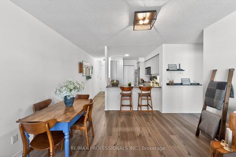 Photo 11 at 812 - 2111 Lakeshore Boulevard W, Mimico, Toronto