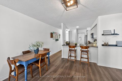 Photo 12 at 812 - 2111 Lakeshore Boulevard W, Mimico, Toronto