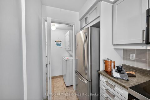 Photo 18 at 812 - 2111 Lakeshore Boulevard W, Mimico, Toronto