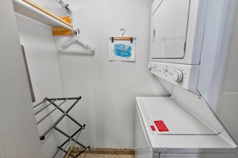 Photo 19 at 812 - 2111 Lakeshore Boulevard W, Mimico, Toronto