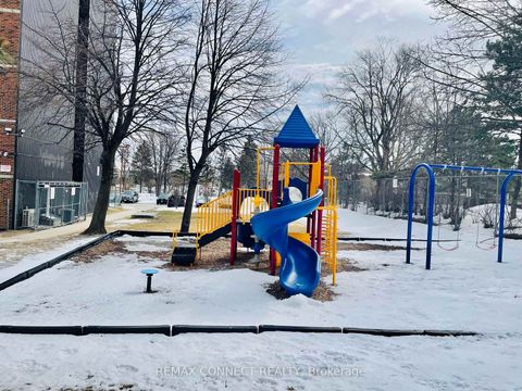 Photo 3 at 909 - 1950 Kennedy Road, Dorset Park, Toronto