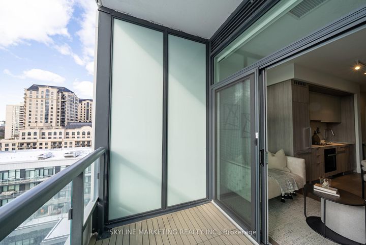 Photo 5 at 1008 - 6 Greenbriar Road, Bayview Village, Toronto