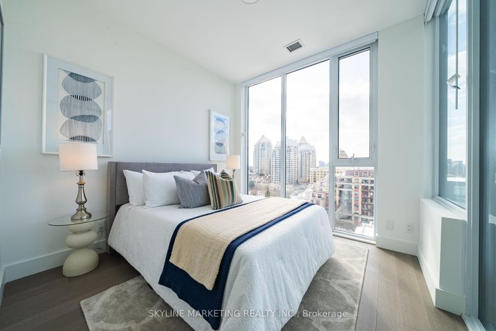 Photo 9 at 1008 - 6 Greenbriar Road, Bayview Village, Toronto