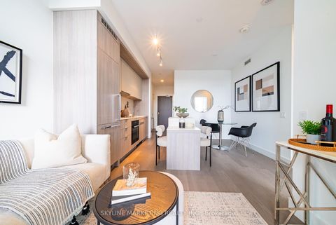 Photo 3 at 1008 - 6 Greenbriar Road, Bayview Village, Toronto