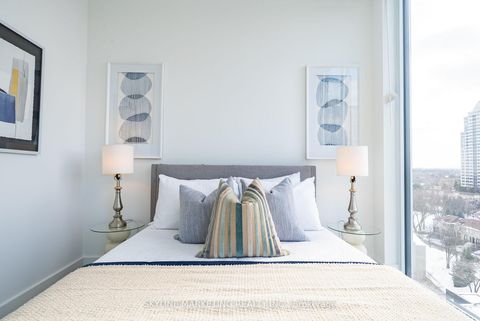 Photo 7 at 1008 - 6 Greenbriar Road, Bayview Village, Toronto