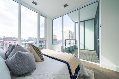 Photo 8 at 1008 - 6 Greenbriar Road, Bayview Village, Toronto