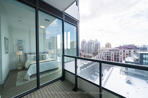 Photo 10 at 1008 - 6 Greenbriar Road, Bayview Village, Toronto