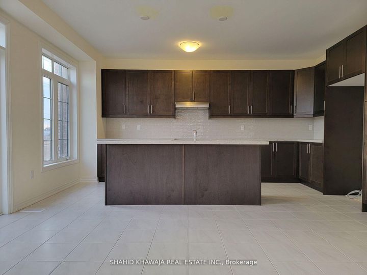 Photo 10 at 322 Valleyway Drive, Credit Valley, Brampton