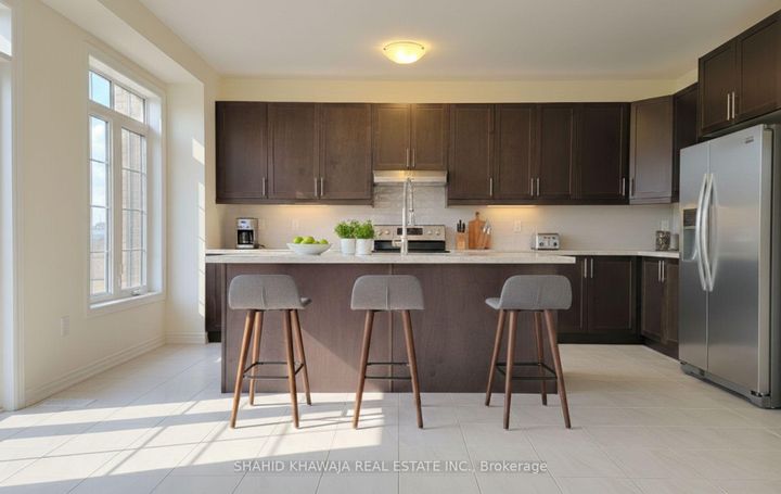 Photo 11 at 322 Valleyway Drive, Credit Valley, Brampton