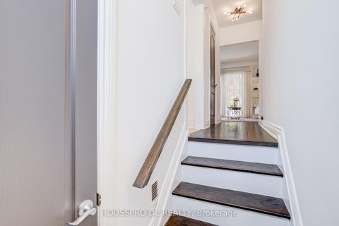 Photo 2 at 17 - 90 George Henry Boulevard, Henry Farm, Toronto