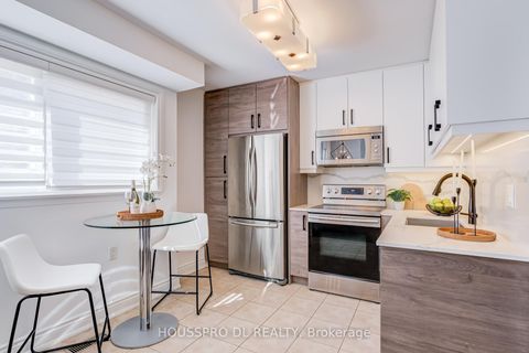 Photo 4 at 17 - 90 George Henry Boulevard, Henry Farm, Toronto