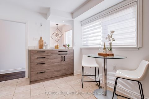 Photo 7 at 17 - 90 George Henry Boulevard, Henry Farm, Toronto