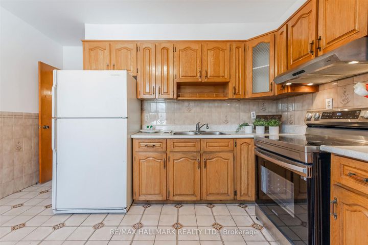 Photo 21 at 4 Irene Avenue, Junction, Toronto