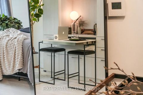 Photo 12 at 911 - 501 Yonge Street, Yonge Corridor, Toronto