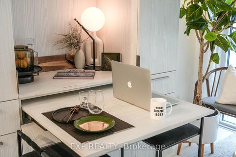 Photo 13 at 911 - 501 Yonge Street, Yonge Corridor, Toronto