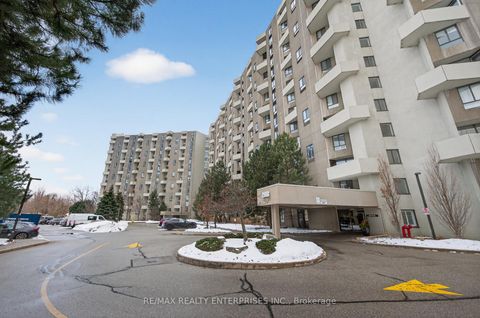 Photo 2 at A49 - 288 Mill Road, Markland Wood, Toronto