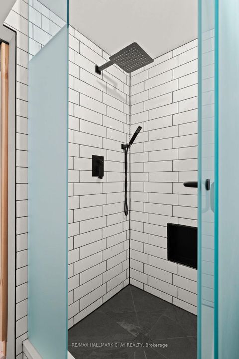 Photo 23 at 38 - 430 MAPLEVIEW Drive E, Painswick South, Barrie