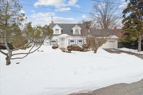 Photo 1 at 5 Moorehill Drive, Leaside, Toronto
