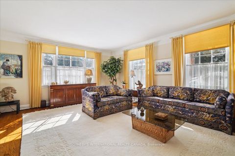 Photo 3 at 5 Moorehill Drive, Leaside, Toronto