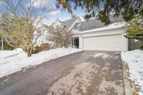 Photo 32 at 5 Moorehill Drive, Leaside, Toronto