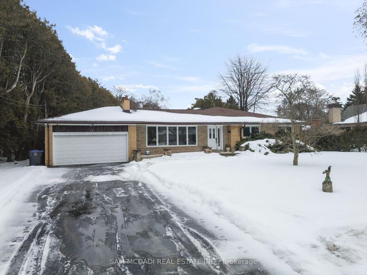 Photo 1 at 521 Vanessa Crescent, Lorne Park, Mississauga