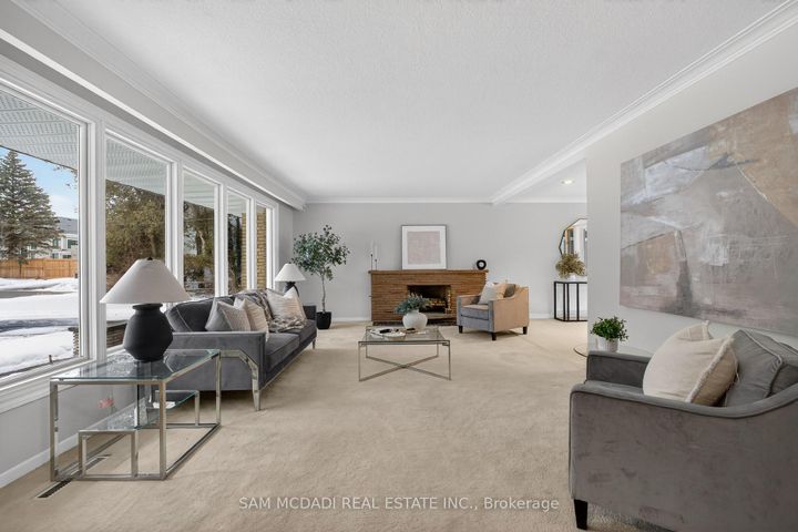 Photo 5 at 521 Vanessa Crescent, Lorne Park, Mississauga