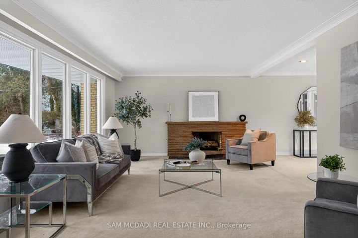 Photo 6 at 521 Vanessa Crescent, Lorne Park, Mississauga