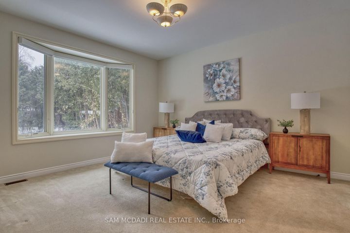 Photo 18 at 521 Vanessa Crescent, Lorne Park, Mississauga