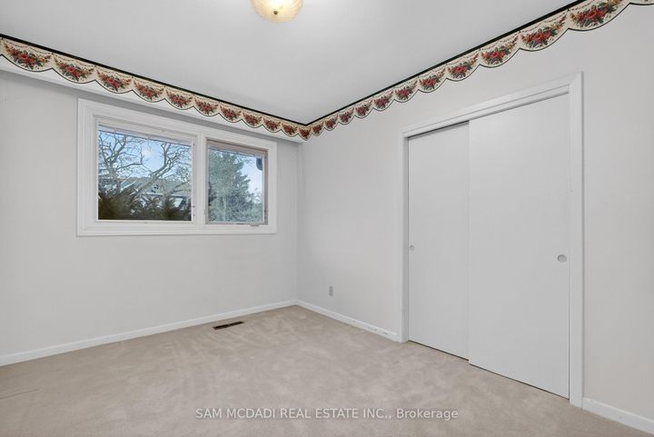 Photo 23 at 521 Vanessa Crescent, Lorne Park, Mississauga