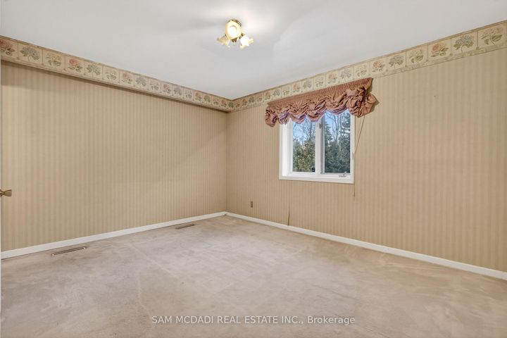 Photo 27 at 521 Vanessa Crescent, Lorne Park, Mississauga