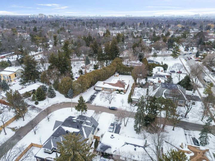 Photo 42 at 521 Vanessa Crescent, Lorne Park, Mississauga