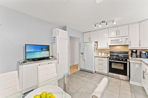 Photo 11 at 92 Elise Terrace, Newtonbrook West, Toronto
