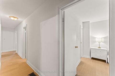 Photo 22 at 92 Elise Terrace, Newtonbrook West, Toronto