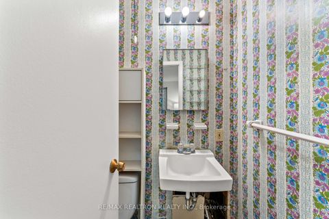 Photo 25 at 92 Elise Terrace, Newtonbrook West, Toronto