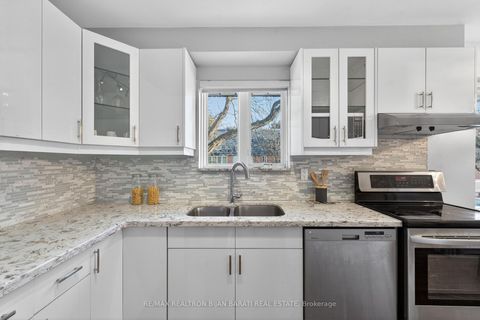 Photo 15 at 79 Scenic Mill Way, Windfields, Toronto