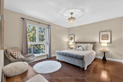 Photo 25 at 79 Scenic Mill Way, Windfields, Toronto