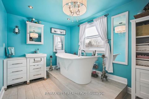 Photo 9 at 30 Quiet Heights Lane, Historic Lakeshore Communities, Georgina